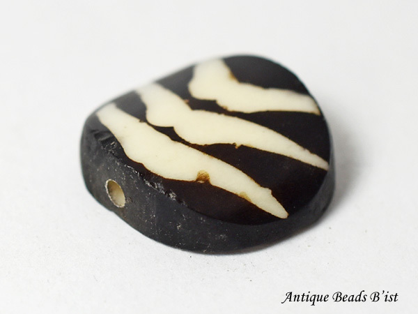 ●わくわく とんぼ玉★カウボーンバティック縞模様円形偏平型大粒ビーズBP アフリカンジュエリー トンボ玉【S15018B-P】【競】拍卖