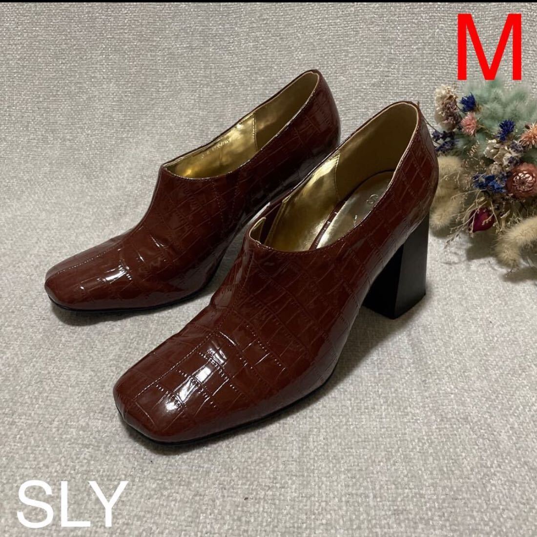 SLY パンプス ヒール スクエアパンプス ヒール レディースMサイズ 美品 クロコ エナメル チャンキーヒール スライ 大人可愛い拍卖