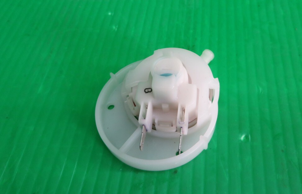 P-159■HITACHI 日立 洗濯乾燥機 NW-D8PXE9形 2013年製 水位センサー 部品 中古 拍卖