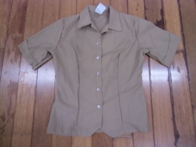 P-39 ミリタリー サバゲー コスプレ アメカジ 米軍放出品 実物 USMC MARINE 作業服 ドレス シャツ Yシャツ 制服 カーキ 海兵隊 レディース拍卖