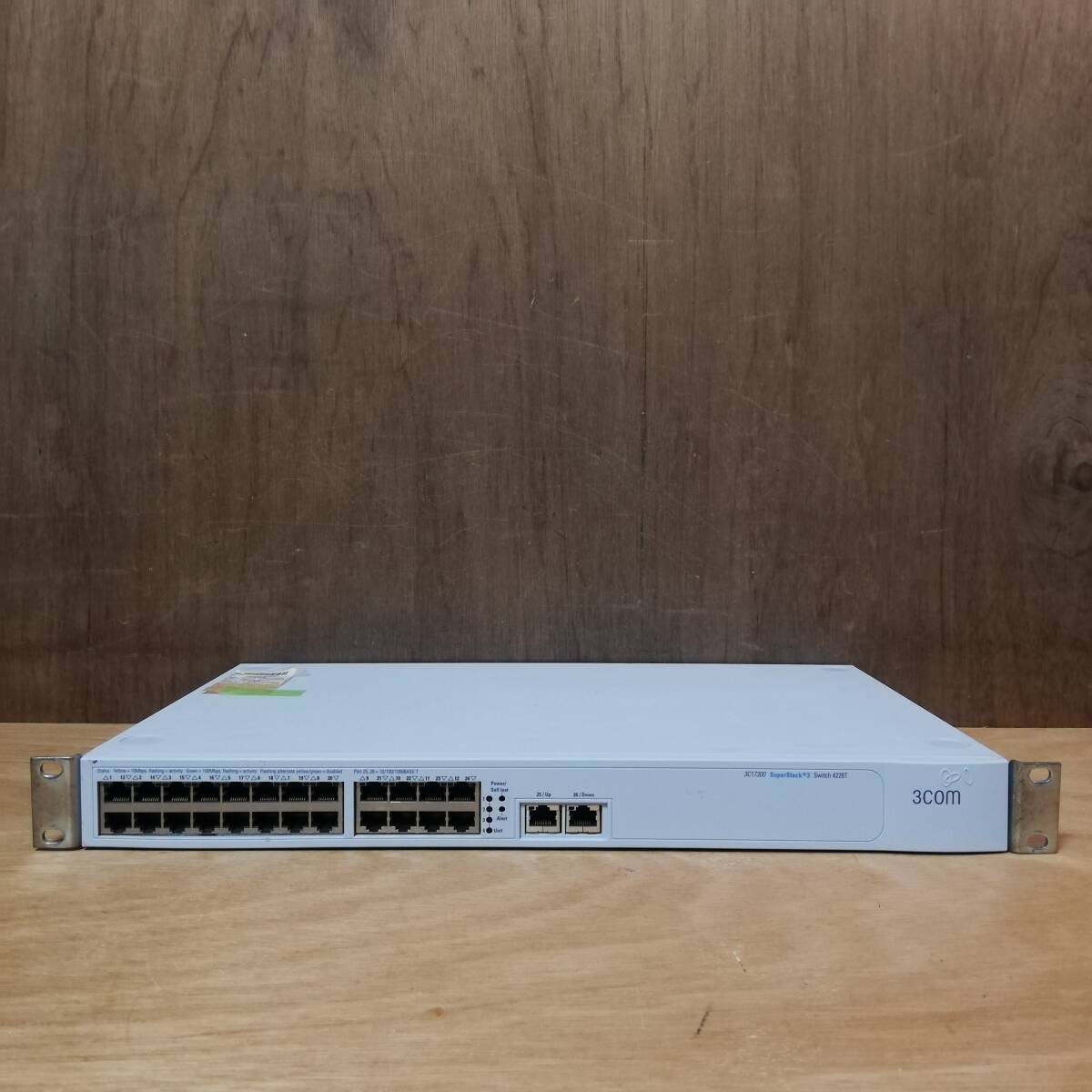 3COM 3C17300 SUPERSTACK3 SWITCH 4226T 26ポート イーサネット スイッチ スイッチングハブ サーバラック取付用アングル付き 拍卖