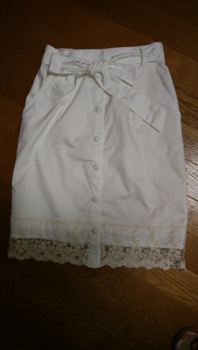ジルスチュアート ほとんど未使用 白 ウエストリボン 裾レース スカート サイズS拍卖
