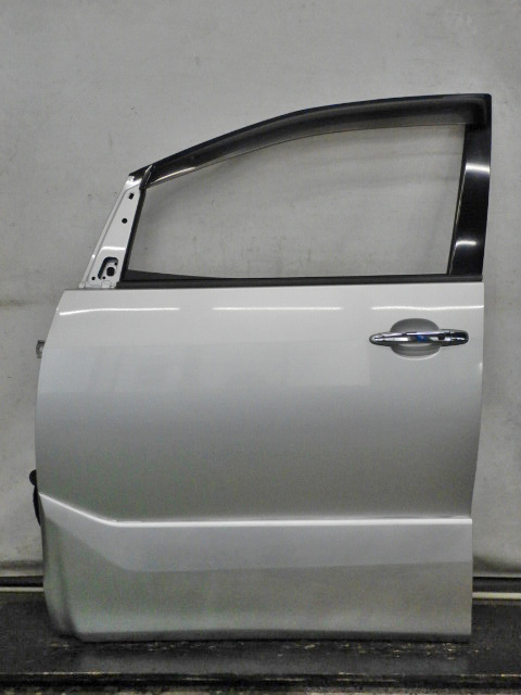 3F】【1F7】【送料記載】 エスティマ アエラス ACR50W / 左フロントドア 67002-28260 / ACR55W 【867260】拍卖