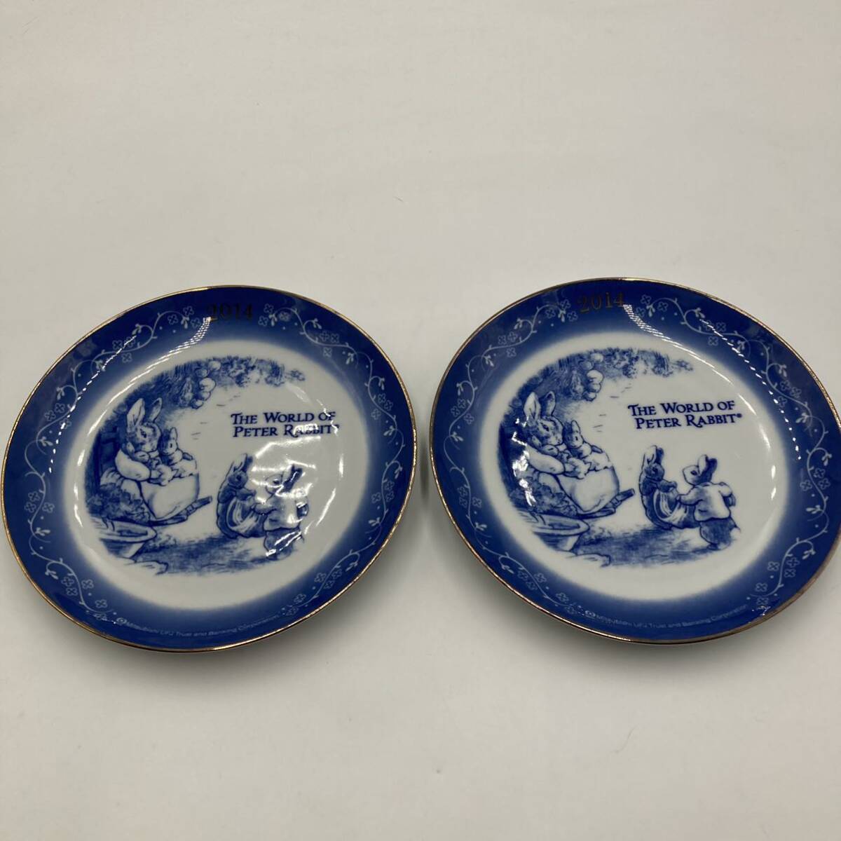 PETER RABBIT ピーターラビット イヤープレート 2014 食器 飾皿 2枚セット拍卖