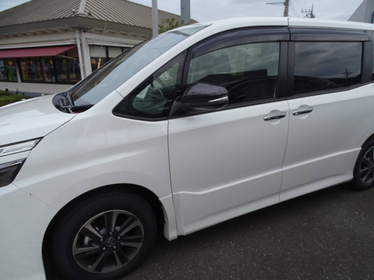 ※格安売り切り!ノアヴォクシー エスクアイア 80系 ハリアー 現行型 80系 光沢カーボンドアミラーカバー左右セット 貼り付けタイプ拍卖