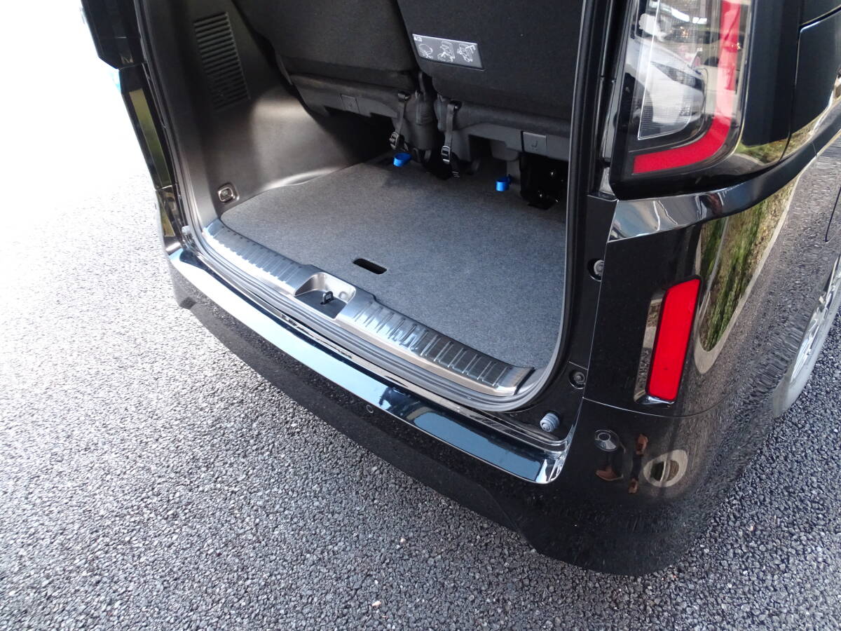 日産セレナ C28 全車共通 リア ラゲッジ インナー プレート リア ステップガード ブロンズブラックカラー 貼り付けドレスアップ 愛車の保護拍卖