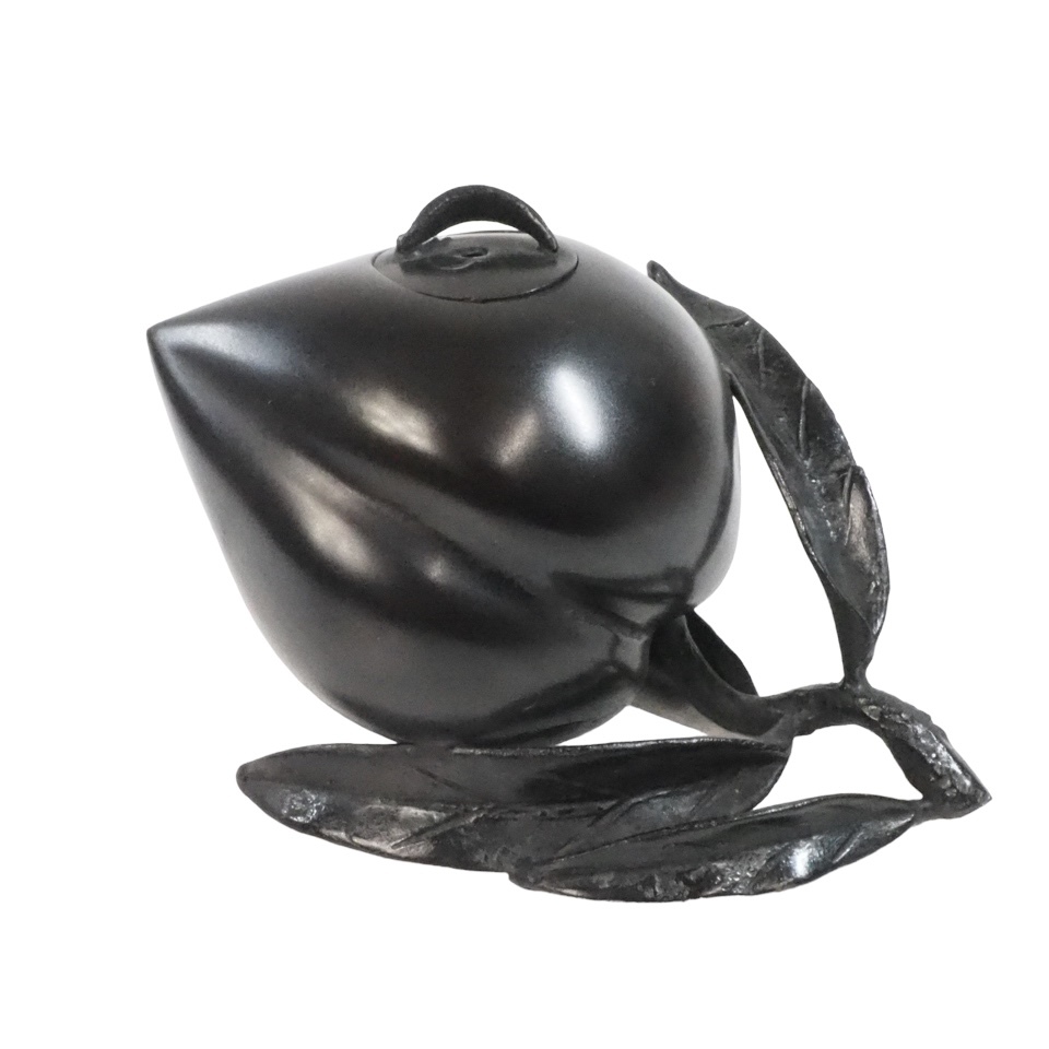 桃型は仙果とよばれ不死や長寿で縁起の良いもの!中国古玩 中国古美術 「古銅桃型水滴」 水盂 書道具 1970〜1980年代 SMG606拍卖