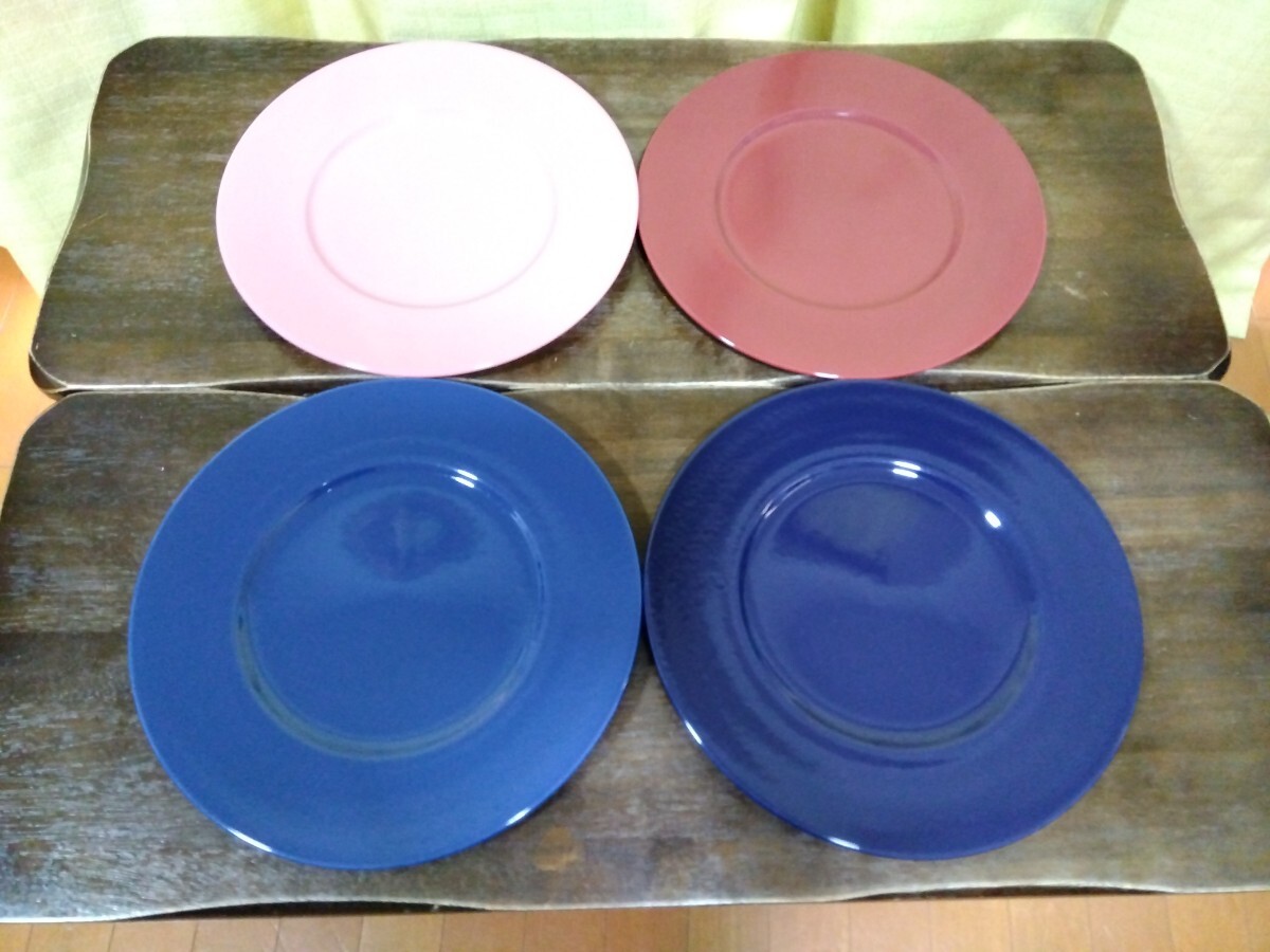 MIKASAの洋食器、大皿、オーブン・レンジ・食洗機可能、日本製、重厚感あり、小キズはあります、4色4枚セット、気に入ってますが…拍卖