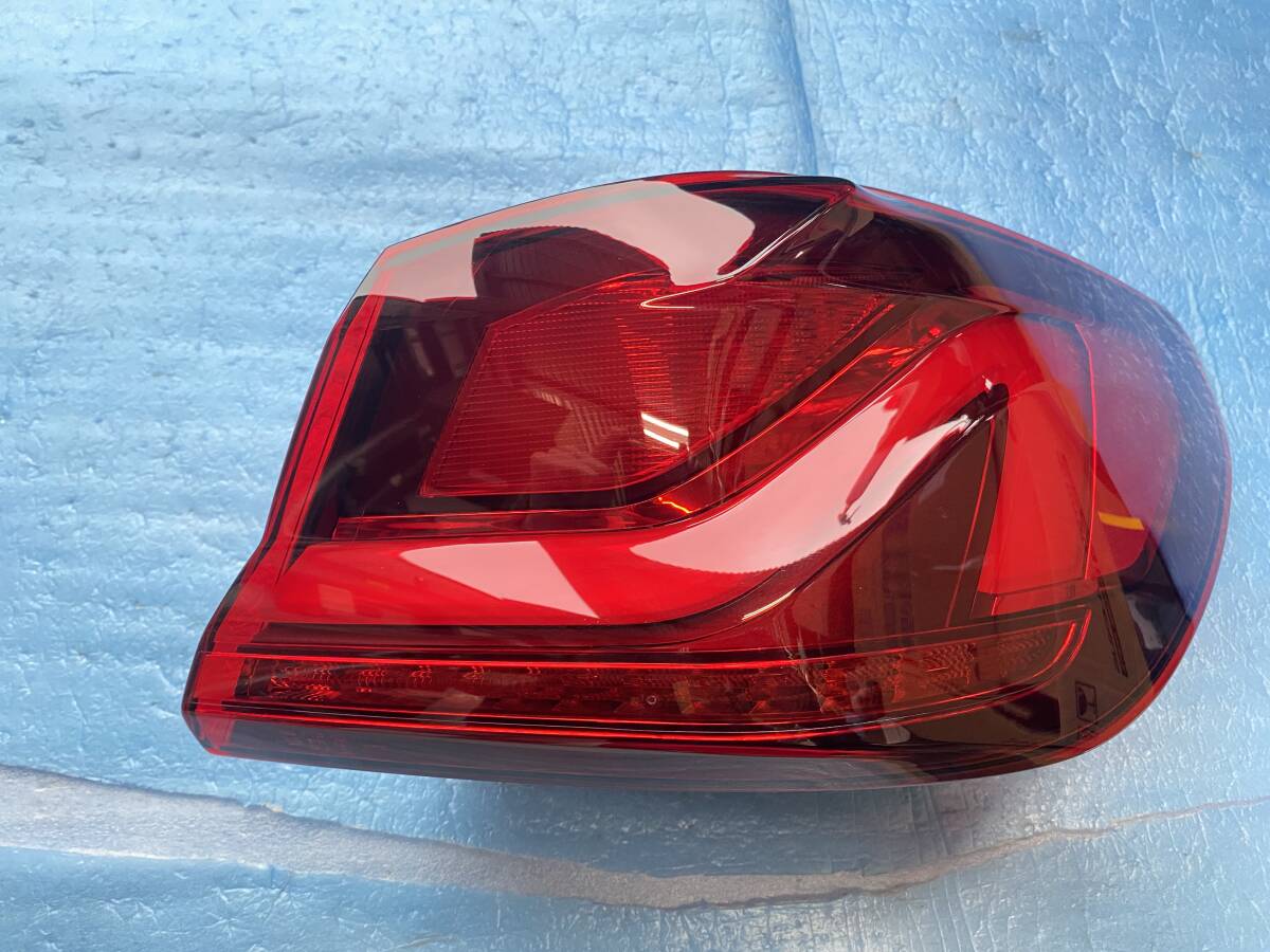 F40 BMW 1シリーズ 右テールライト 2406-1830拍卖