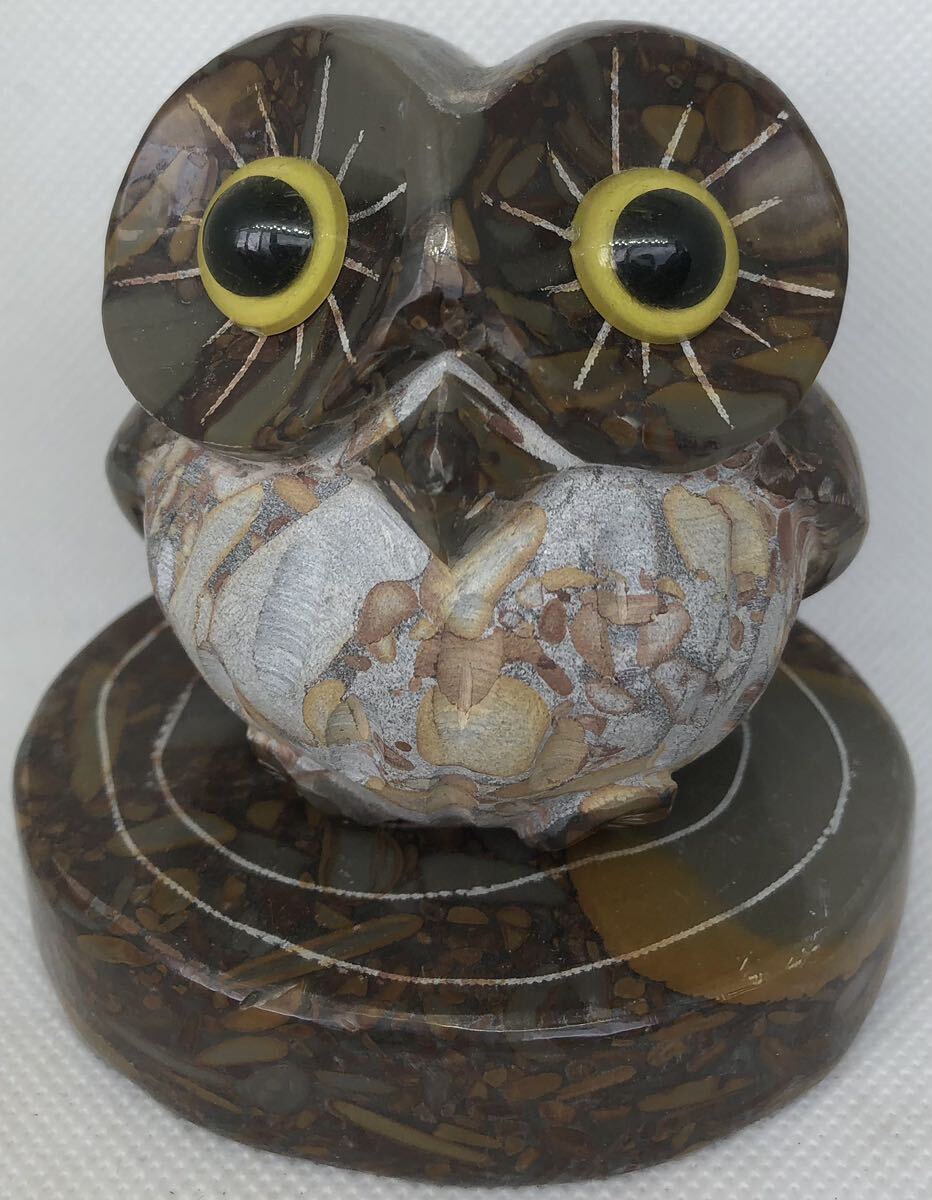 【彫刻】フクロウの置き物Ⅱ/代理石/竹葉青/切り株の台座付き♪〈オブジェやインテリア等にオススメ♪〉【美品】拍卖