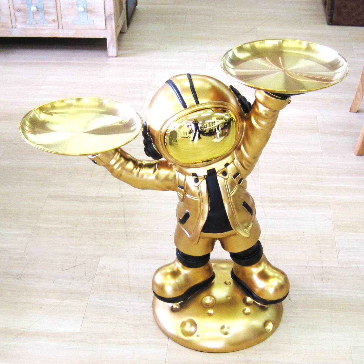 宇宙飛行士サイドテーブル R0069Y拍卖