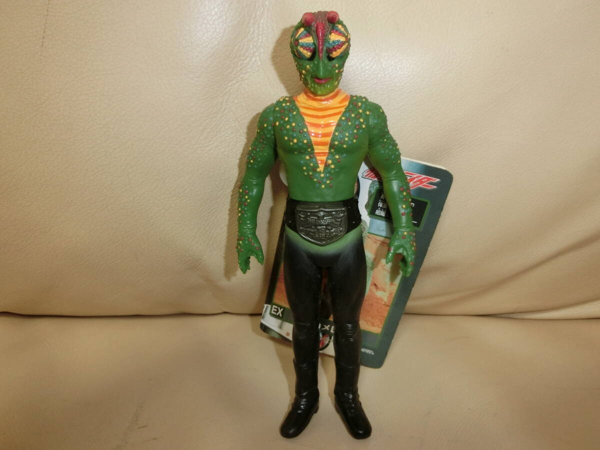 BANDAI ライダー怪人シリーズEⅩ 死神カメレオンのソフビ新品タグ付きです。拍卖