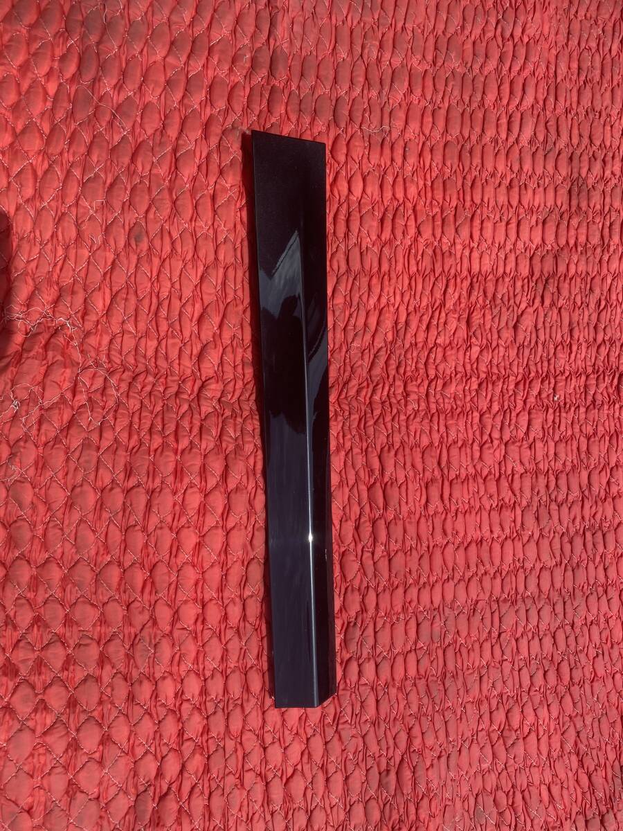 ◆P615-2◆BMW◆X1◆F48◆LDA-HT20◆X-Drive 18d◆Mスポーツ◆前期◆ブラックサファイア◆左リアドア下カバ-◆パネル◆中古品◆拍卖