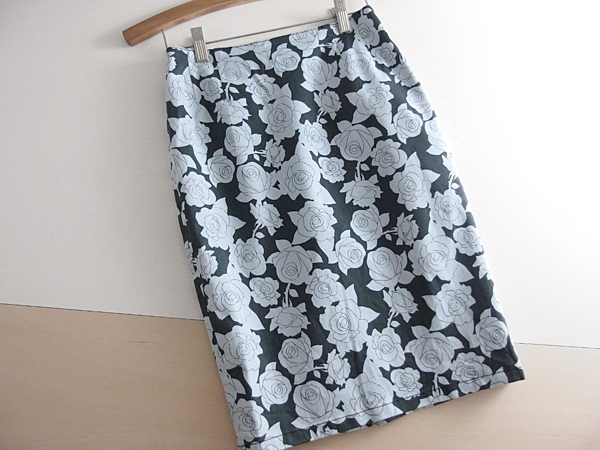 春夏 送料無料 *BUONA GIORNATA* ボナジョルナータ 花柄ストレッチタイトスカート S ♪拍卖