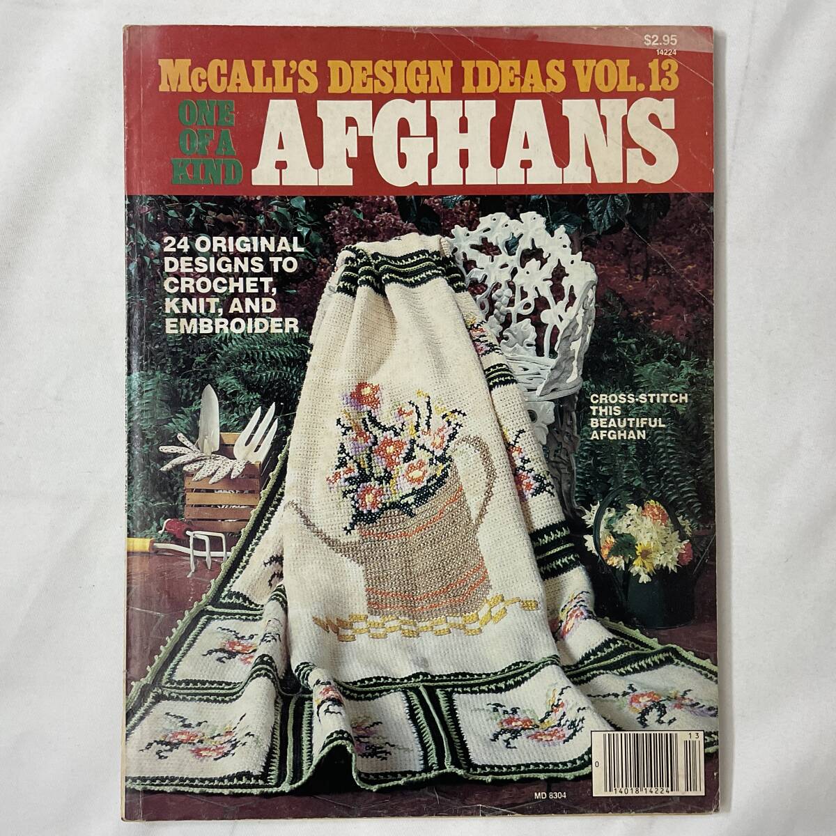 ★手芸本■刺繍 クロスステッチ MaCALLs 24 DESIGN IDEAS AFGHANS クロッシェ ニット 1983 ヴィンテージ レトロ■ARTBOOK_OUTLET■C2-417拍卖