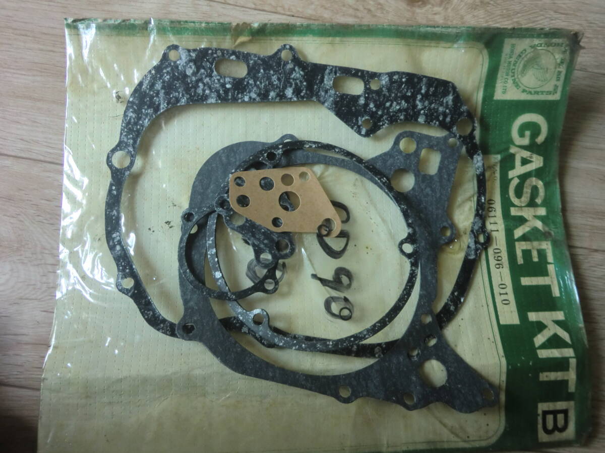 CD90 C90 ガスケット (欠品有り) クランクケース 廻り (06110-096-010) ホンダ拍卖