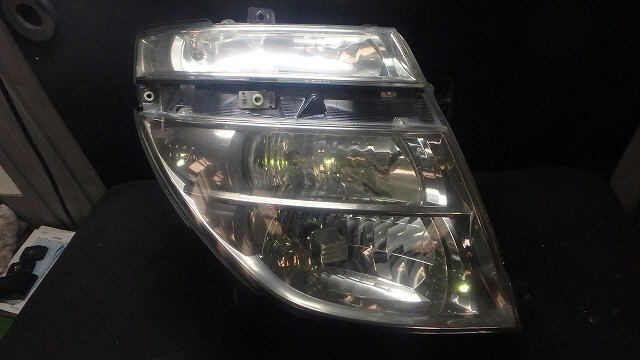 エルグランド UA-E51 右ヘッドランプASSY X 26010-WL227 024865拍卖