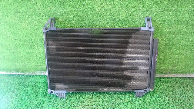 ヴィッツ DBA-SCP90 コンデンサー F 88460-52110 025328拍卖