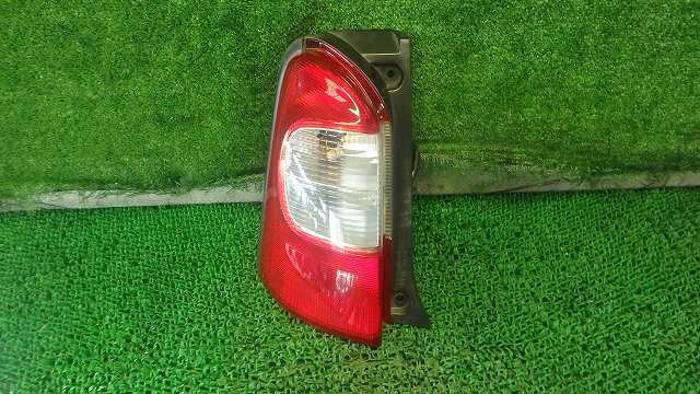 エッセ DBA-L235S 左テールランプ X 81560-B2130 025546拍卖