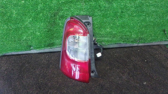 エッセ DBA-L235S 左テールランプ D 81560-B2130 024290拍卖