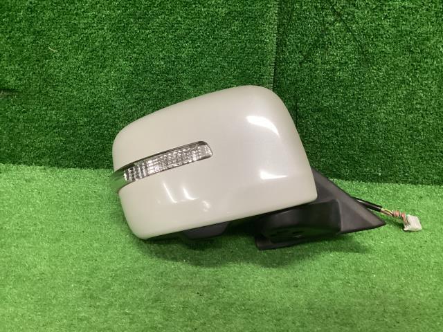 ソリオ DAA-MA36S 右サイドミラー BANDITハイブリッドMV ZVR 84710-81P60拍卖