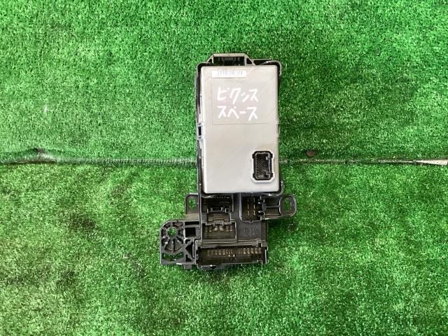 ピクシススペース DBA-L575A ヒューズボックス X R59 82600-B2261拍卖