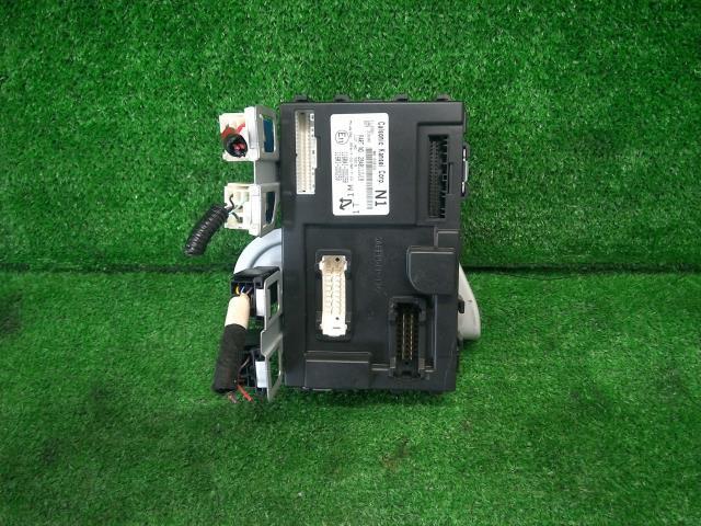 ジューク DBA-YF15 ヒューズボックス 15RX パーソナライゼーション EAV拍卖