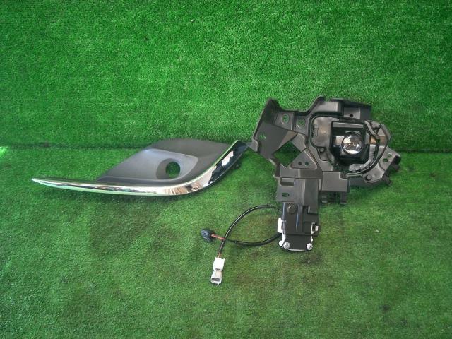 アテンザ LDA-GJ2AW 右フォグランプ XD Lパッケージ 4WD 42S拍卖