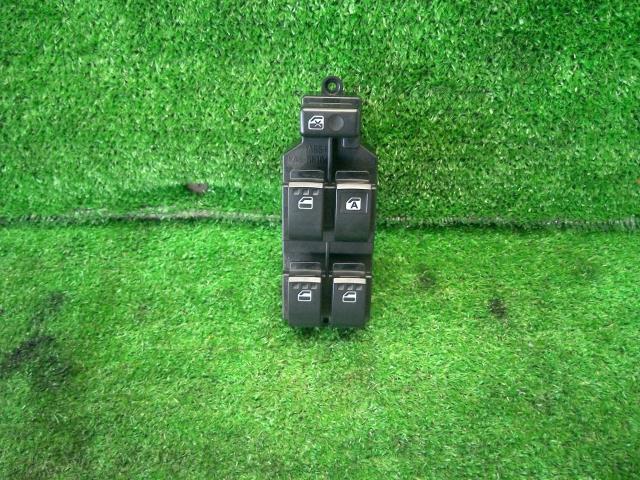 ムーヴ DBA-L175S パワーウインドウスイッチ カスタムX X06 84820-B2210拍卖