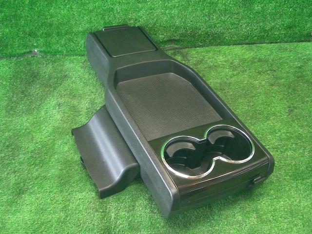 MPV DBA-LY3P コンソールボックス 23S 4WD 28W拍卖