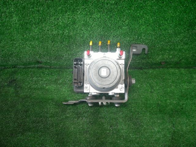 スペーシア DBA-MK32S ABSアクチュエーター カスタムGS ZVC 56110-81MM0拍卖