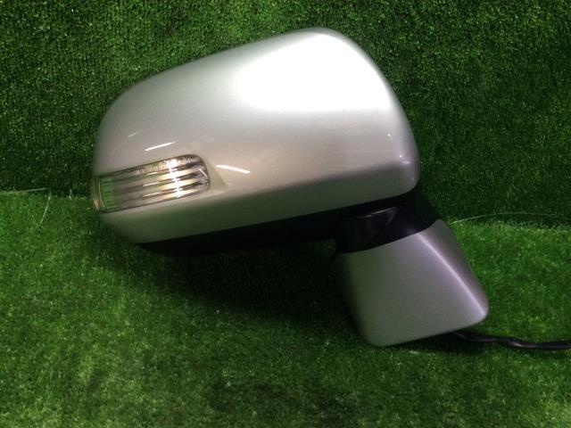 ヴォクシー DBA-ZRR70G 右サイドミラー X Lエディション 7人 1F7 87910-28B10 600535拍卖