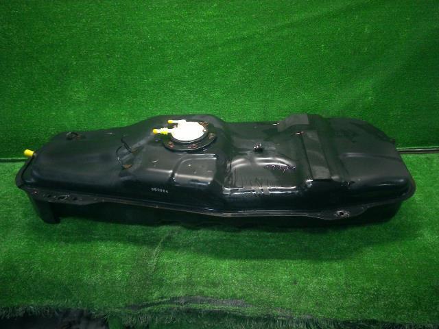 NV100クリッパー HBD-DR17V フューエルタンク DX 4WD 26U 17201-4A01B拍卖