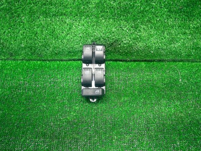 ムーヴ DBA-LA150S パワーウインドウスイッチ カスタム X W24 84820-B2460拍卖