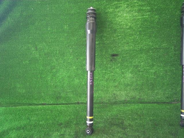 ヤリス 5BA-MXPA10 左Rショックアブソーバー Z 1E7 48530-K0020拍卖