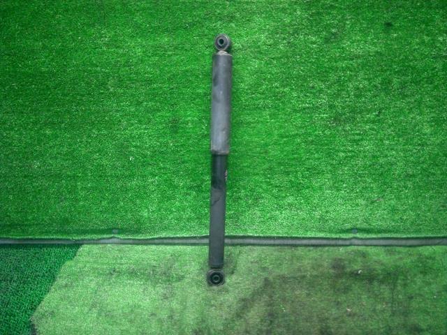 パッソ DBA-KGC30 右Rショックアブソーバー X T25 48531-B1190 600480拍卖
