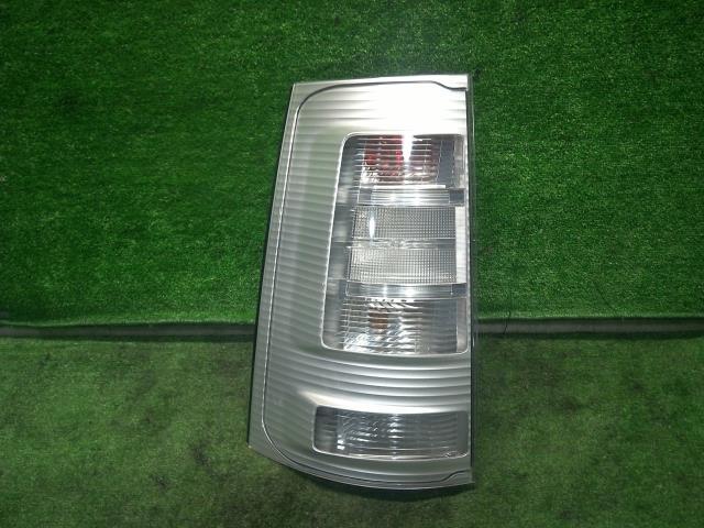 シエンタ DBA-NCP81G 左テールランプ DICEリミテッド 1E7 81560-52A50 600508拍卖