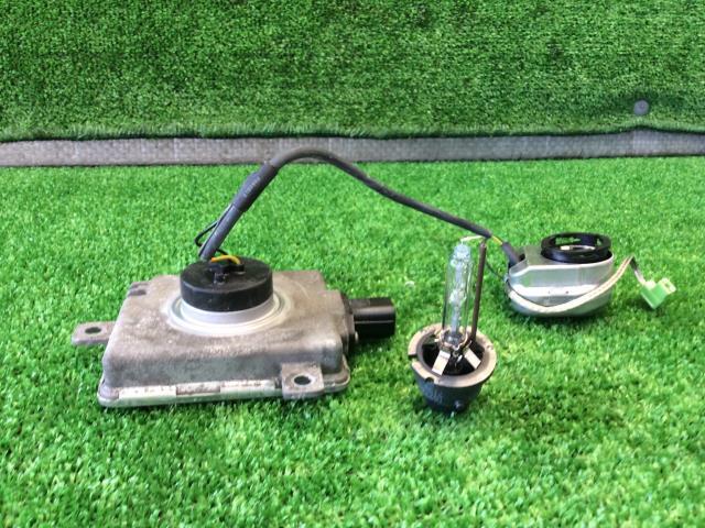 プレマシー DBA-CWEFW ライトコントロールユニット 20S 38P TE70-51-0H3拍卖