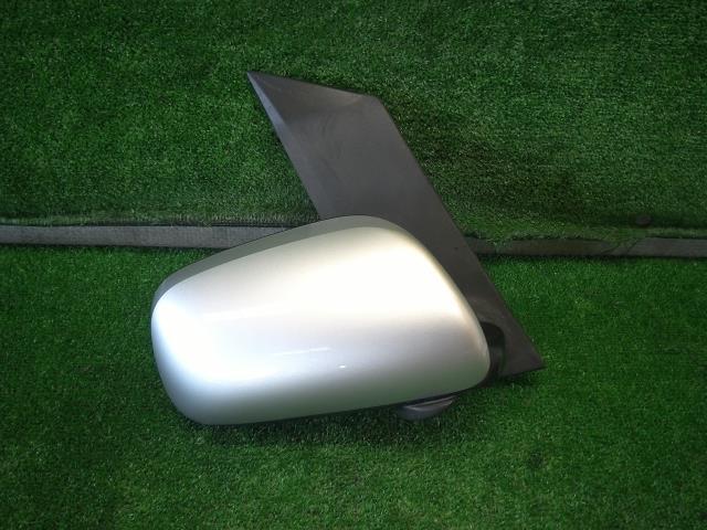 アイシス CBA-ZNM10G 右サイドミラー L 60THスペシャル 1F7 600068拍卖