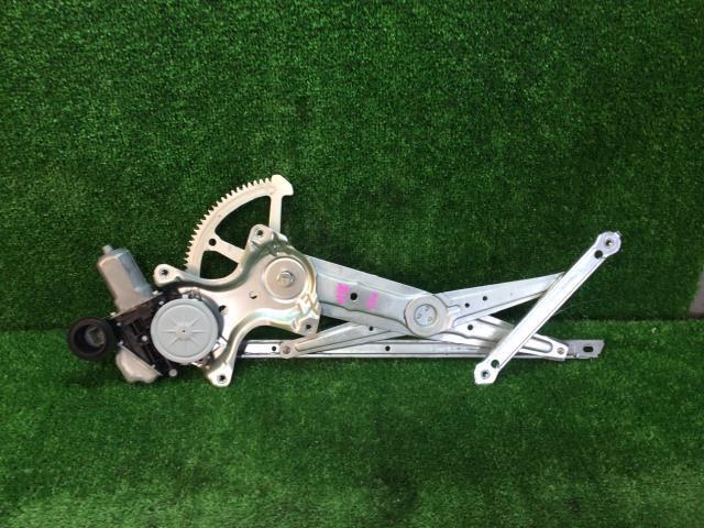 アクア DAA-NHP10 右Fドアレギュレータ・モーター S 8V7 85710-52200 600346拍卖