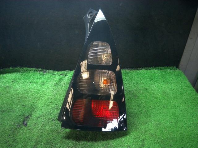 WiLL サイファ UA-NCP70 右テールランプ 1.3L 592 81551-52340拍卖