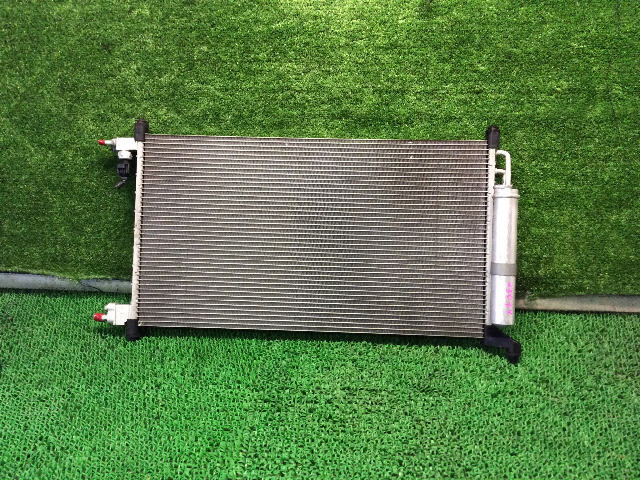 ティーダ DBA-C11 コンデンサー 15M 92100-EW80A 025049拍卖