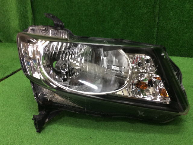 フリードスパイク DBA-GB3 右ヘッドランプASSY 33101-SFM-N02拍卖