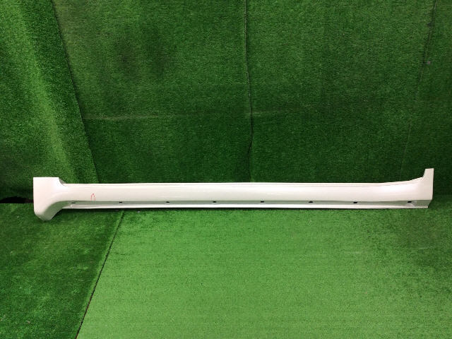 ランドクルーザー CBA-URJ202W 左サイドステップ AX 070 ホワイト(P) 75860-60040-A1拍卖