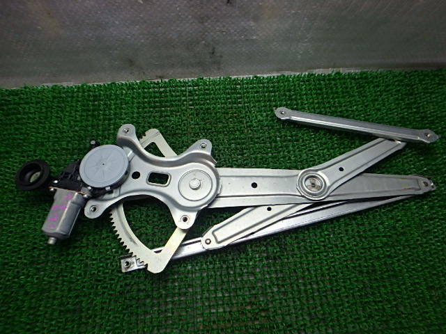 シエンタ DBA-NCP81G 左Fドアレギュレータ・モーター 85720-58010 021790拍卖