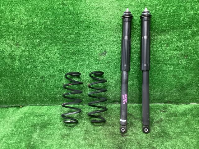 ヴィッツ DBA-NSP130 Rストラット・アブソーバーセット F 040拍卖