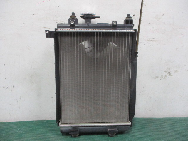 ダイハツ ムーヴ L175S ラジエター ラジエーター 電動ファン 16400-B2201拍卖