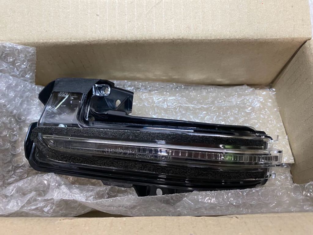 トヨタ純正 クラウンクロスオーバー フロントサイドターンランプASSY RH 81730-47030拍卖