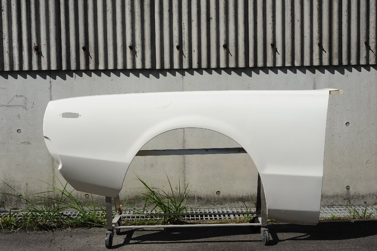 【日産】ケンメリ スカイライン フロントフェンダー 社外 KGC110 FRP製 左拍卖