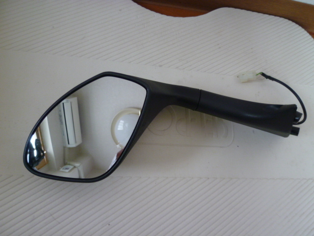 アプリリア RSV850用 左ミラー年式不明 中古拍卖